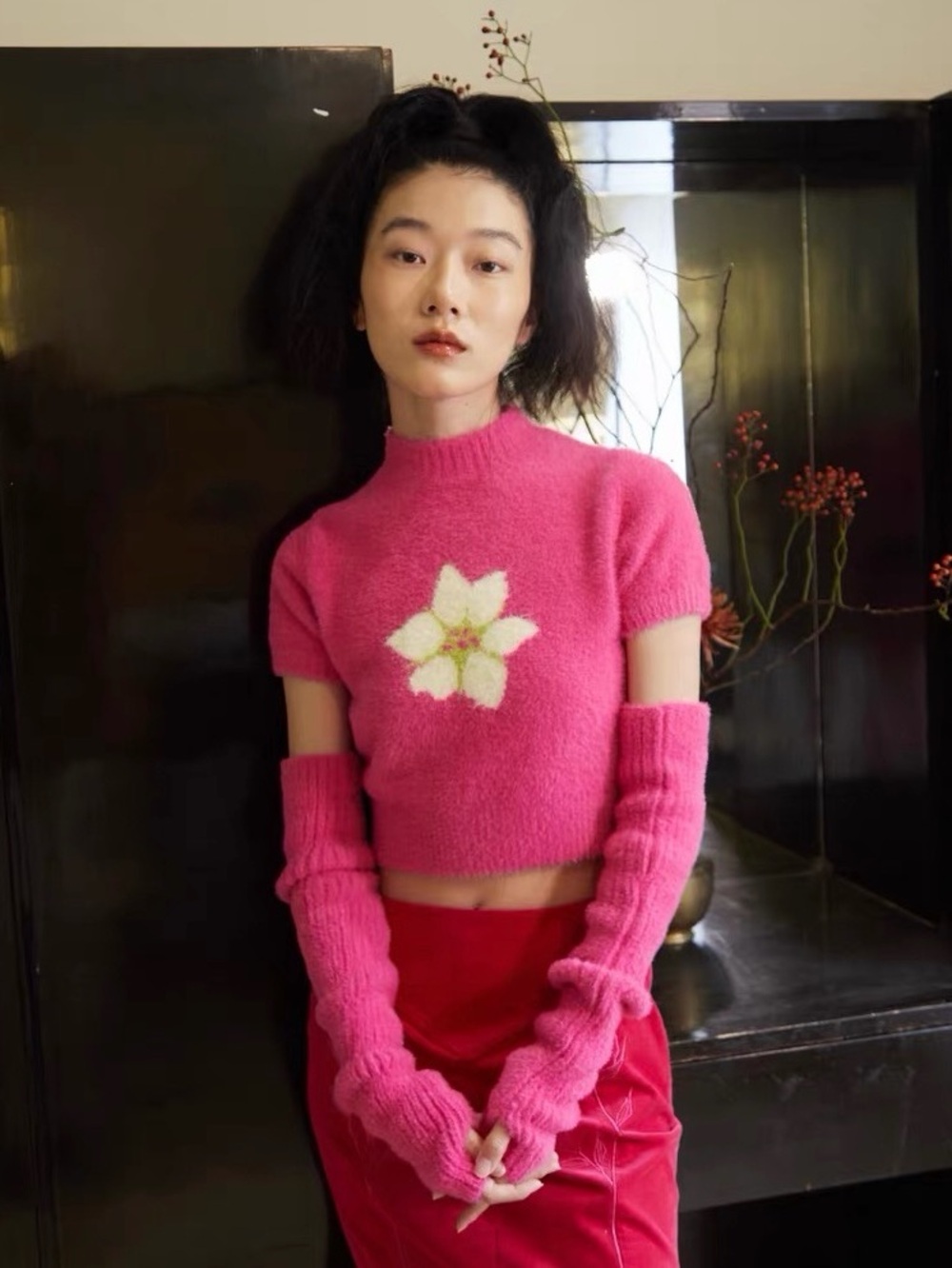 EUC Fuzzy Flower Crop Top & Arm Warmers Set Fits Hot Pink size S BUT Fits XS